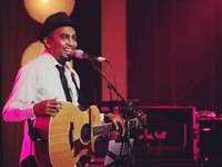 Mengenang 'Si Kisah Romantis', Glenn Fredly