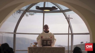 Gereja Kosong dan Hati Pastor yang Meleleh di Misa Online