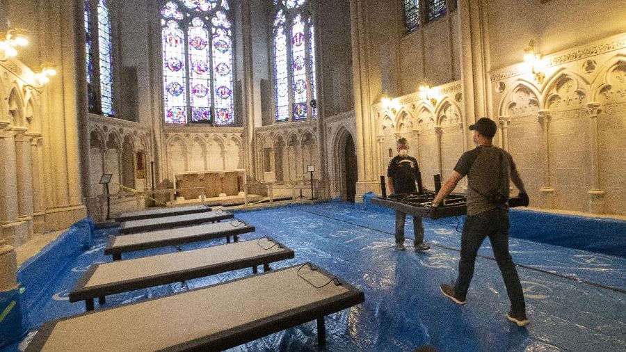 Pihak berwenang Amerika Serikat mengubah Katedral St. John the Divine di Manhattan, New York, menjadi rumah sakit pasien virus corona (COVID-19).