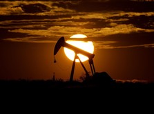 OPEC & Rusia Sepakat Pangkas Produksi, Harga Minyak Reli?