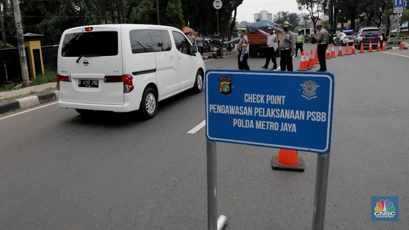 Penerapan Pembatasan Sosial Berskala Besar (PSBB) ini bertujuan demi menekan penyebaran pandemi corona (Covid-19).