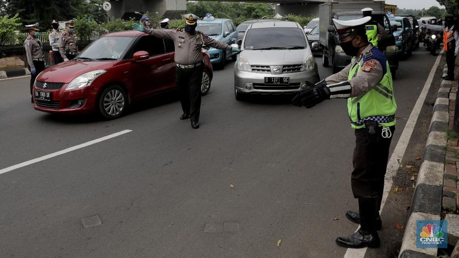 Penerapan Pembatasan Sosial Berskala Besar (PSBB) ini bertujuan demi menekan penyebaran pandemi corona (Covid-19).