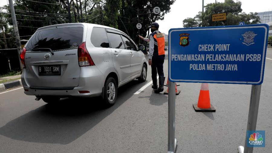PSBB resmi diterapkan di Kota dan Kabupaten Bogor, Kota Depok, dan Kota serta Kabupaten Bekasi.