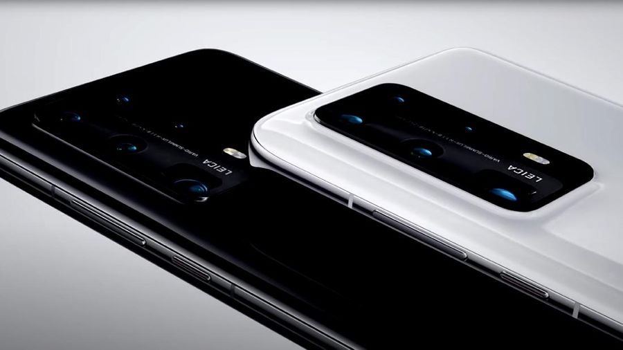 Huawei P40 Pro hadir dalam dua varian warna, yakni Deep Sea Blue dan Silver Frost. Ponsel ini dibanderol Rp 14,499 juta.