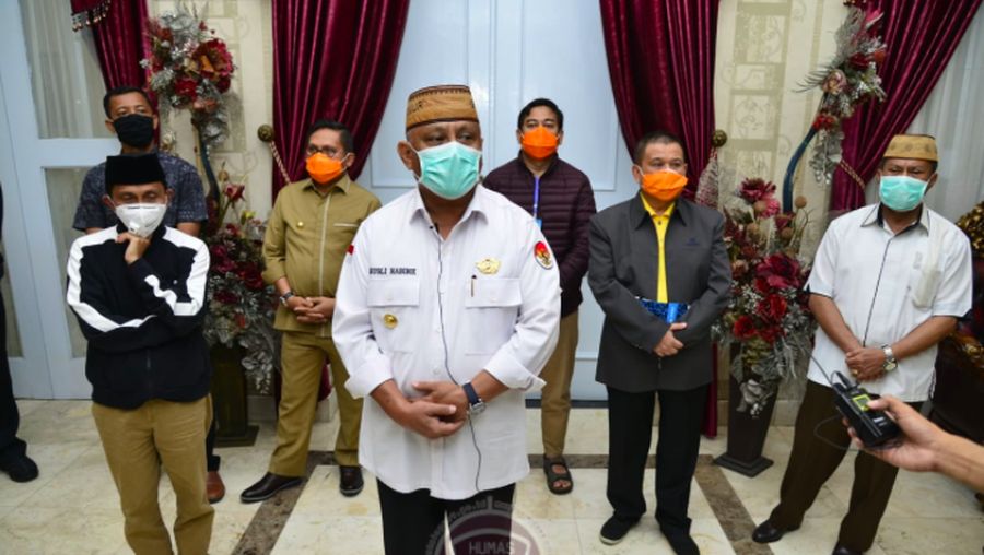 Gubernur Gorontalo Rusli Habibie mengumumkan satu warga positif mengidap virus corona.