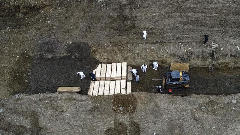 Tingginya kasus kematian akibat Covid-19 di New York memaksa pemerintah setempat terpaksa membuat pemakaman massal di Pulau Hart, Bronx.