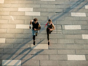 Ikut Event Lari Akhir Pekan Ini? Atlet Profesional Bagikan Tips Nih