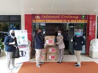 Cegah Virus Corona, Hutama Karya Serahkan APD ke Sejumlah RS