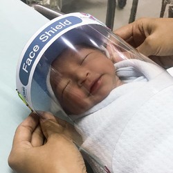 Wajah Bayi tak Mirip Orang Tua? Ini Penjelasan Ilmiahnya
