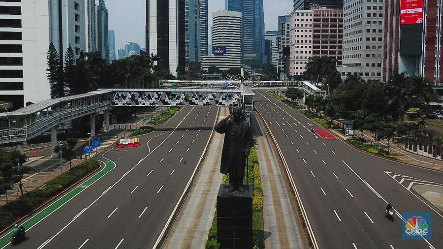 Jalan Jenderal Sudirman (CNBC Indonesia/ Andrean Kristianto)