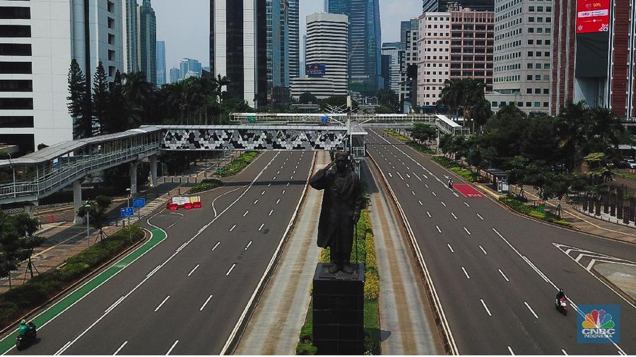 Gubernur DKI Jakarta Anies Baswedan memberlakukan Pembatasan Sosial Berskala Besar (PSBB) Jumat (10/4) sampai dengan 23 April 2020.