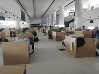 Melihat Tempat Tidur Kardus untuk Rapid Tes di Narita