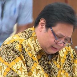 Menko Airlangga: Kita Restart Ekonomi, Siapkan 'New Normal'