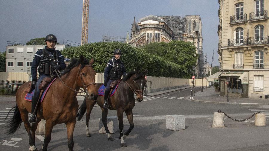 Prancis perpanjang masa Lockdown. (AP/Laurent Cipriani)