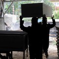 Warga Ogah Gotong, Mayat Pejabat Tinggi Jakarta Ditinggal di Jalanan