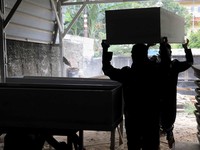 Warga Ogah Gotong, Mayat Pejabat Tinggi Jakarta Ditinggal di Jalanan