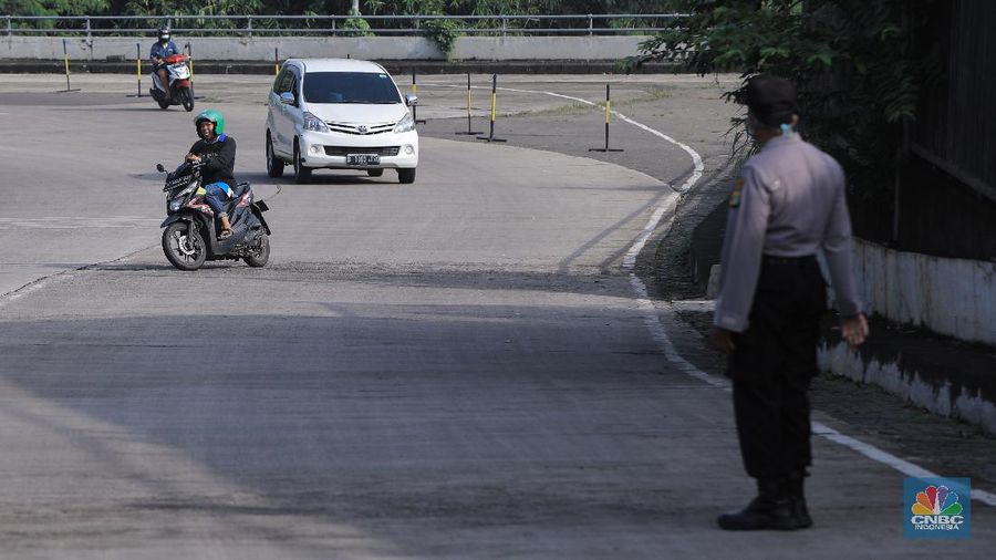 Pemberlakuan PSBB di Depok (CNBC Indonesia/Andrean Kristianto)