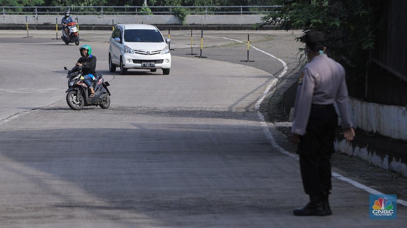 Pemberlakuan PSBB di Depok (CNBC Indonesia/Andrean Kristianto)