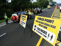 Hari Pertama PSBB Bogor, Kendaraan yang Masuk Tol Turun 50%