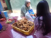 Gara-gara Corona, Omzet Tukang Jamu Ini Naik Signifikan