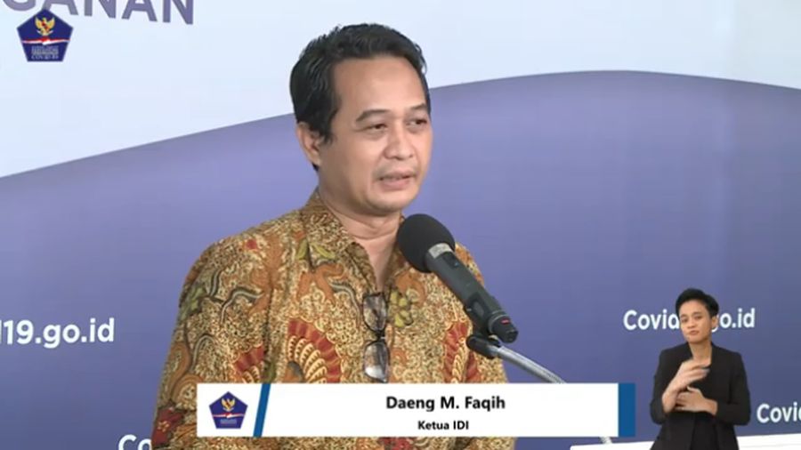 Ketua Ikatan Dokter Indonesia (IDI), Daeng M. Faqih (Youtube BNPB Indonesia)