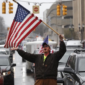 Penampakan Ribuan Orang Demo Tolak Lockdown di Michigan AS