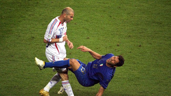 Materazzi Mengaku Tak Hina Ibu Zidane di Final Piala Dunia