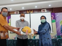 GEBAH Corona Salurkan Bantuan APD untuk RSUD Kab Tangerang