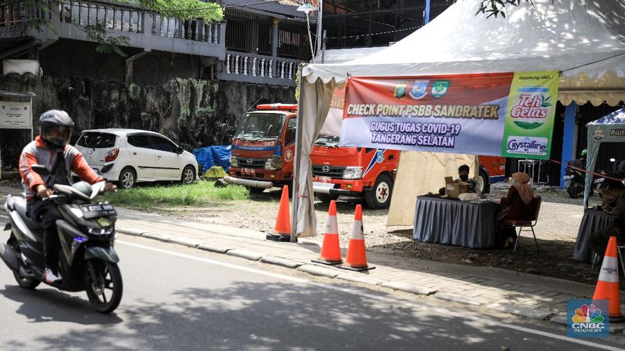 PSBB tiga wilayah Tangerang Raya mencakupi Kabupaten Tangerang yang memiliki perbatasan dengan Serang, Kota Tangerang yang berbatasan dengan DKI Jakarta, dan Tangerang Selatan berbatasan dengan Depok, dan Bogor.  (CNBC INDONESIA/ANDREAN KRISTIANTO)