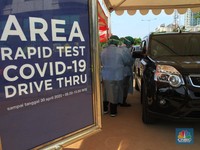 Intip Proses Drive Thru Rapid Test Covid-19