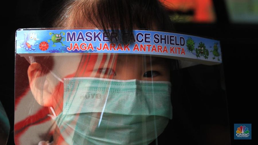 Masker Face Shield (CNBC Indonesia/Trisusilo)