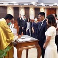 Menikah Kala Corona: Dandan Sendiri, Tak Ada Tamu, Kerja Lagi