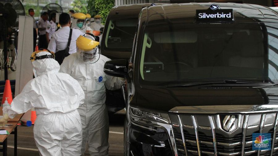 Kementerian Perhubungan Menggelar Rapid Test Drive Thru. (CNBC Indonesia/Tri Susilo)