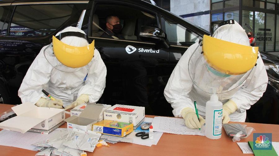 Kementerian Perhubungan Menggelar Rapid Test Drive Thru. (CNBC Indonesia/Tri Susilo)