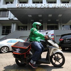 Grab Sebarkan 1,8 Juta Paket Sembako di Jabodetabek