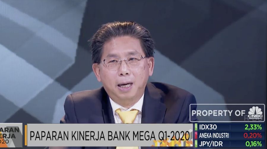 Kostaman Thayib, Direktur Utama Bank mega.