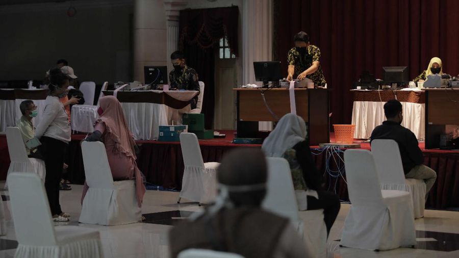Pelayanan Pegadaian ditengah Pandemi Covid-19. (CNBC Indonesia/Muhammad Sabki)