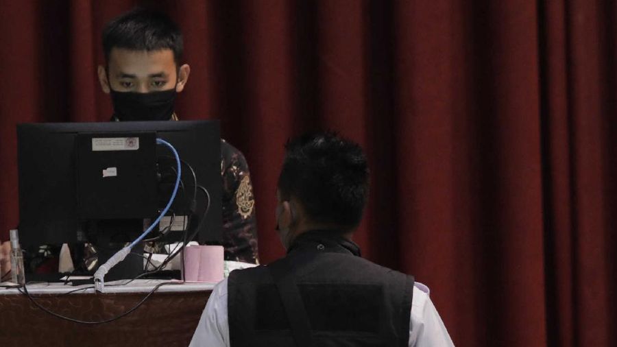 Pelayanan Pegadaian ditengah Pandemi Covid-19. (CNBC Indonesia/Muhammad Sabki)
