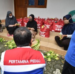 Pertamina Bagikan 6.643 Paket Bantuan untuk Pekerja Perempuan