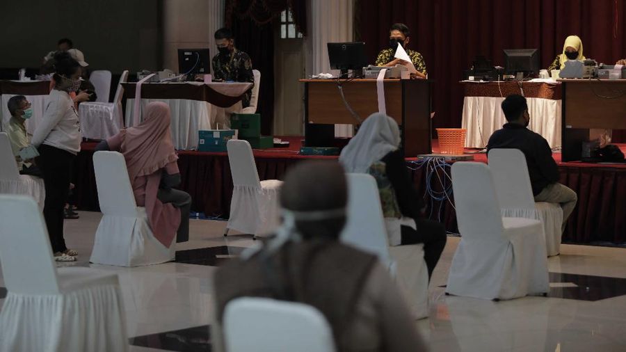 Pelayanan Pegadaian ditengah Pandemi Covid-19. (CNBC Indonesia/Muhammad Sabki)