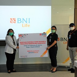 Lawan Covid-19, BNI Life Berikan Bantuan Medis ke Puskesmas