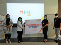 Lawan Covid-19, BNI Life Berikan Bantuan Medis ke Puskesmas