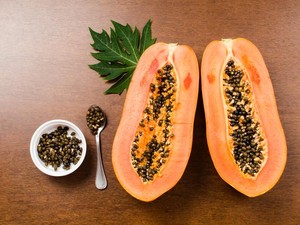 5 Khasiat dan Efek Samping Konsumsi Biji Pepaya