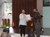 Bank Bukopin Serahkan Bantuan Kepada Masyarakat melalui DPR