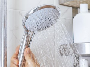 Mandi Malam 1 Suro: Sunnah atau Tradisi?
