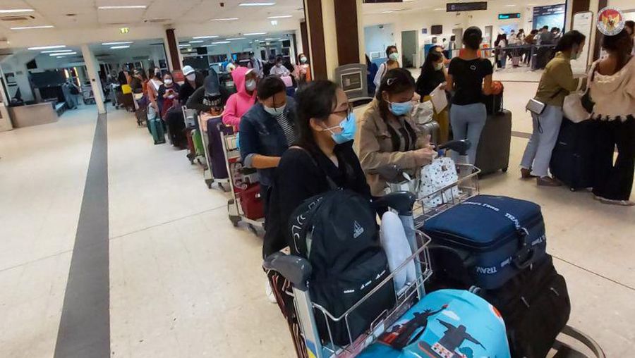 KBRI Colombo Repatriasi 335 Pekerja Migran Indonesia ke Denpasar dengan Garuda Indonesia. Dok: KBRI