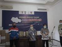 Pertamina Bagikan APD, Masker dan Vitamin di Tuban