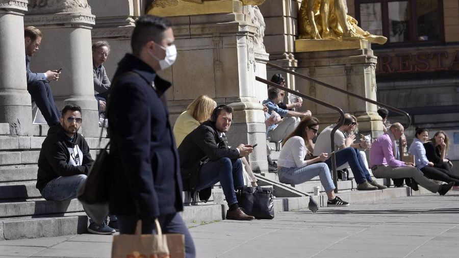 Swedia Tanpa Lockdown, Warga Hidup Normal di Tengah Pandemi. AP/Adam Ihse
