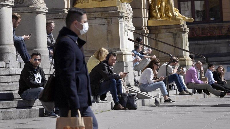 Swedia Tanpa Lockdown, Warga Hidup Normal di Tengah Pandemi. AP/Adam Ihse