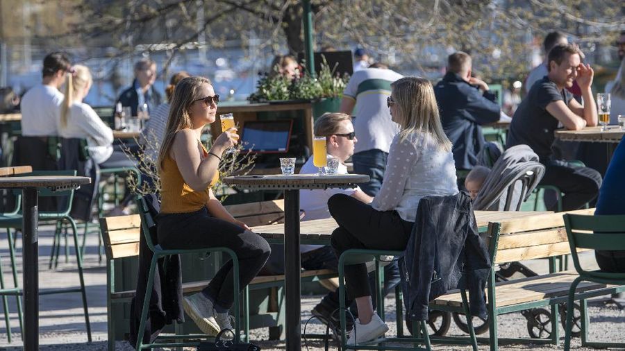 Swedia Tanpa Lockdown, Warga Hidup Normal di Tengah Pandemi. AP/Adam Ihse